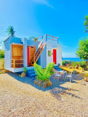 Tiny House's Seafront Room in Camotes Island